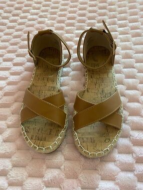 Women’s Tan Cross-Strap Espadrille Sandals with Ankle Buckle
